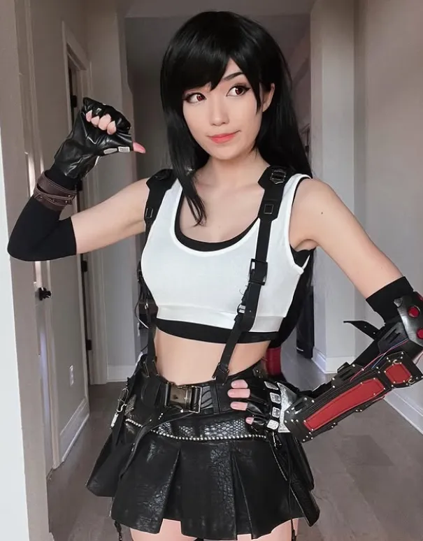 How Tall Is Emiru Exploring the Height and Influence of a Twitch Star