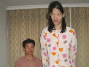 Zeng Jinlian The Tallest Woman in History and Her Extraordinary Life