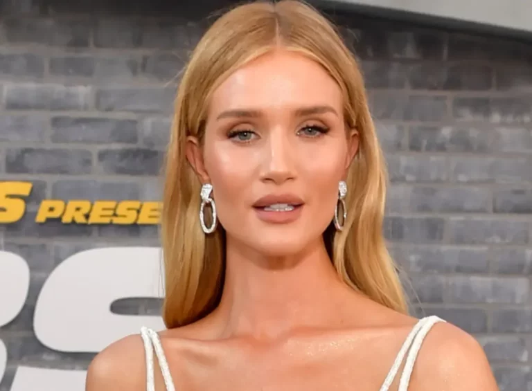 Rosie Huntington-Whiteley Height, Age, Weight, Net Worth, Career, And Full Bio Rosie Huntington-Whiteley Height, Age, Weight, Net Worth, Career, And Full Bio