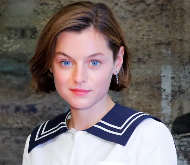 Emma Corrin Height, Weight, Age, Net Worth, Career, And More