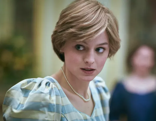 Emma Corrin Height, Weight, Age, Net Worth, Career, And More