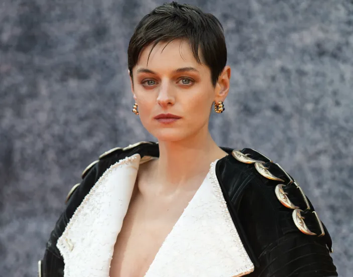 Emma Corrin Height, Weight, Age, Net Worth, Career, And More