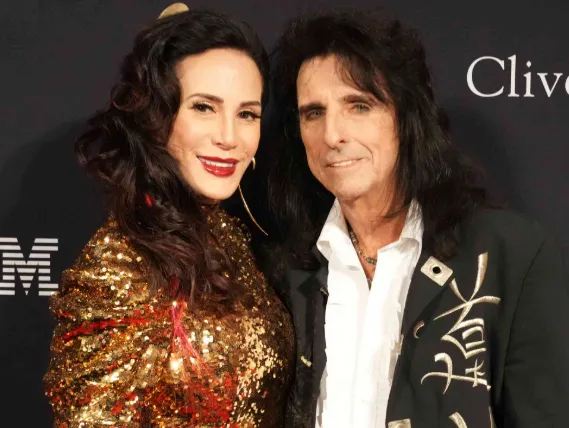 Alice Cooper Wife, Age, Height, Weight, Net Worth, Career, And More Alice Cooper Wife, Age, Height, Weight, Net Worth, Career, And More