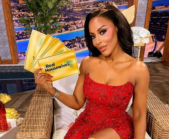 Caroline Brooks ' Ex-Husband, Age, Height, Weight, Net Worth, Career, And More