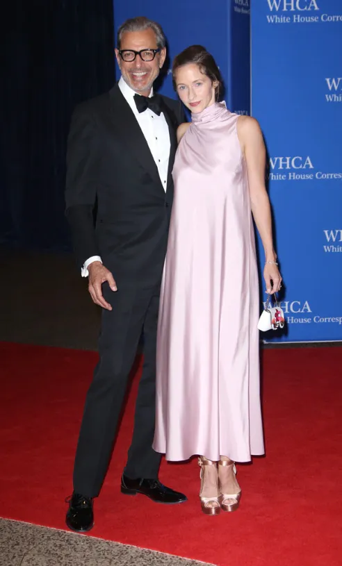 Jeff Goldblum's Wife's Age, Height, Weight, Net Worth, Career, And Full Bio