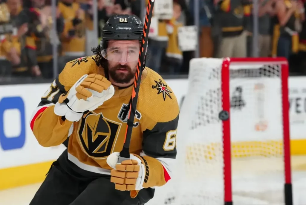 Mark Stone Wife, Age, Height, Weight, Net Worth, Career, And Full Bio