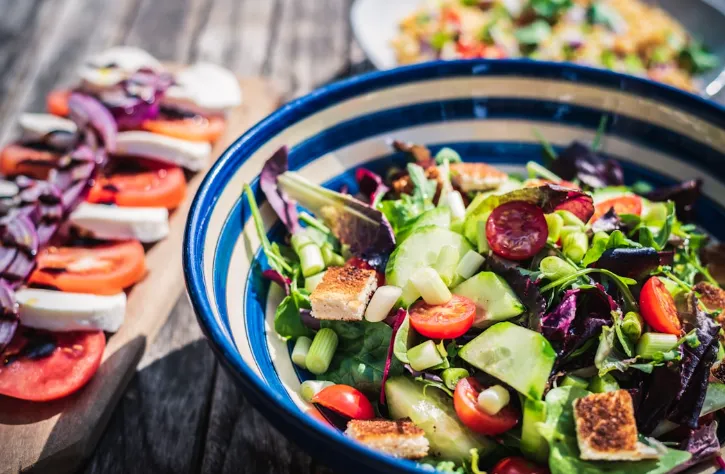 They Didn’t Eat Less. They Just Ate Differently — And It Changed Everything They Didn’t Eat Less. They Just Ate Differently — And It Changed Everything