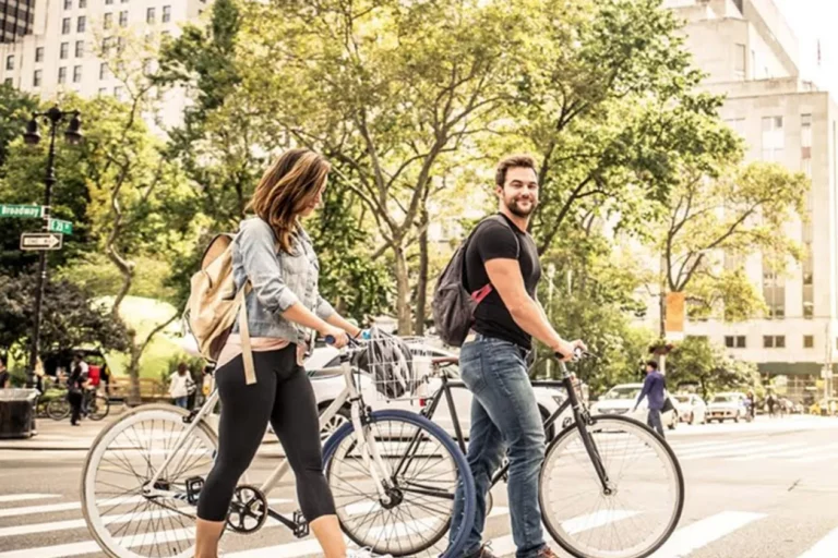 What Cyclists Need to Know About Commercial Vehicle Proximity Risks