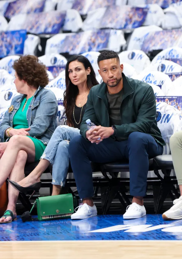 Notre Dame Coach Wife, Age, Height, Weight, Net Worth, Career, And Full Bio