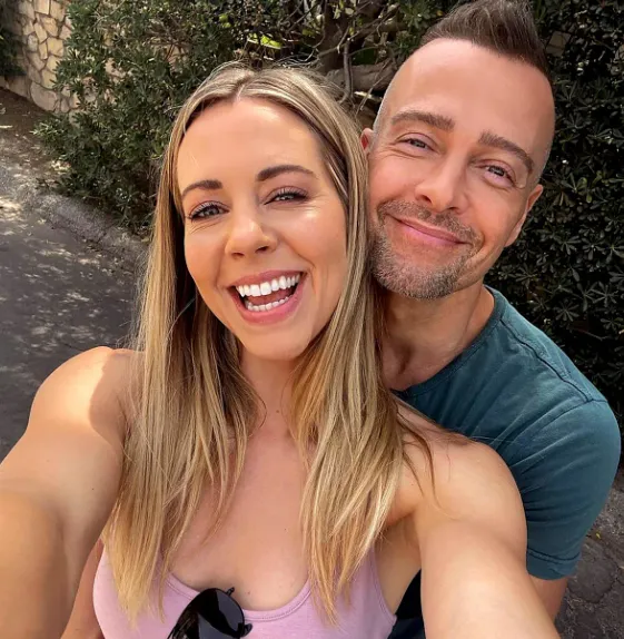 Joey Lawrence’s Wife: A Deep Dive into Love, Life, and Legacy Joey Lawrence’s Wife A Deep Dive into Love, Life, and Legacy