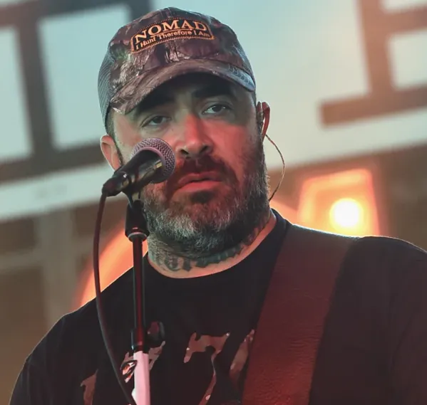 Aaron Lewis: A Complete Biography of the Rock and Country Music Star