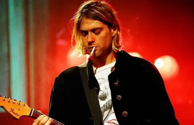 Kurt Cobain Height, Weight, Age, Net Worth, Career, And Full Bio In 2025
