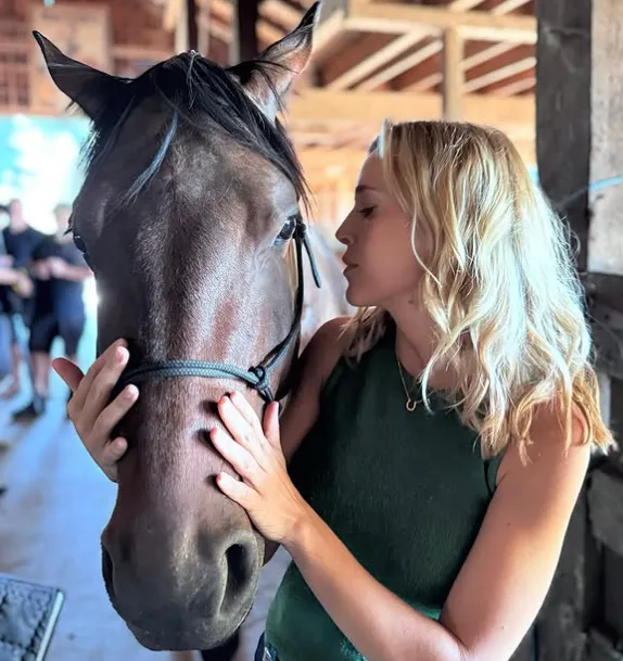 Luisana Lopilato Age – Biography, Career, Net Worth & Lifestyle