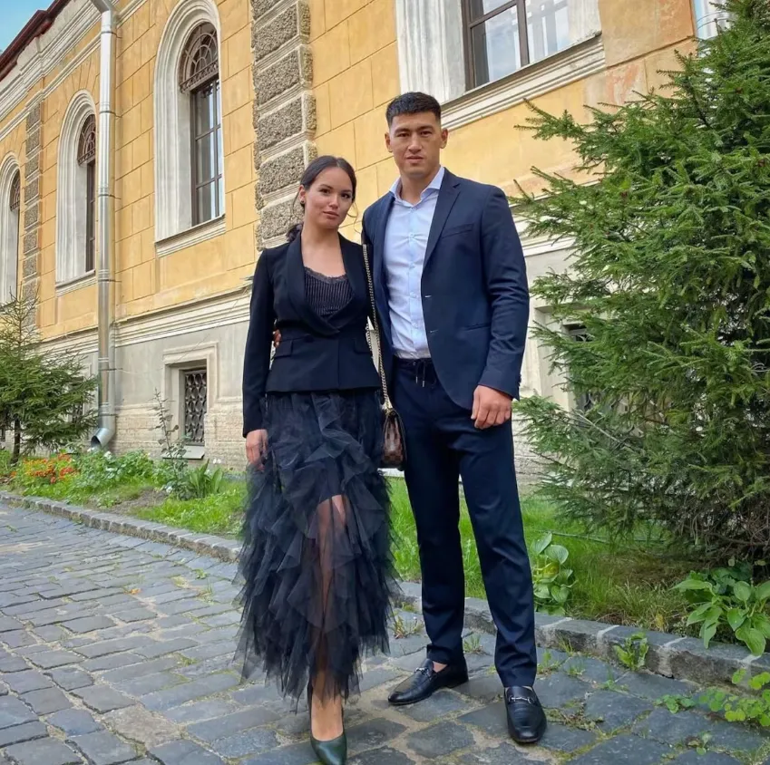 Dmitry Bivol Wife, Age, Height, Weight, Net Worth, Career, And Full Bio In 2025