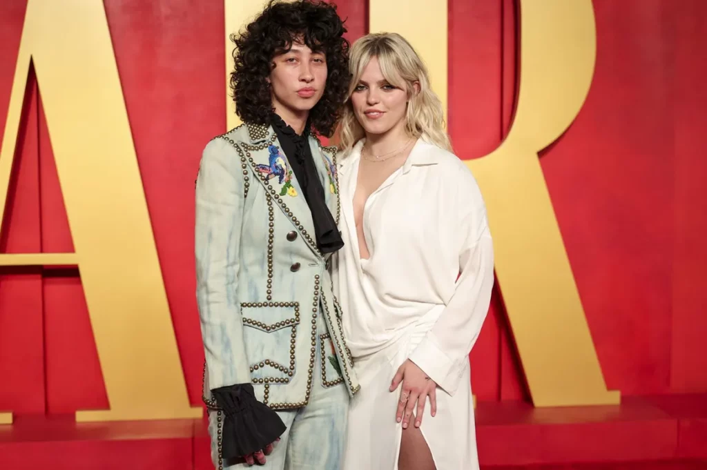 Renee Rapp Girlfriend, Age, Height, Weight, Net Worth, Career, And Full Bio In 2025