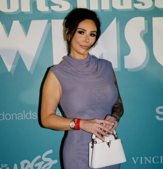 JWoww Age – Full Biography, Net Worth, Career, Lifestyle & More JWoww Age – Full Biography, Net Worth, Career, Lifestyle & More