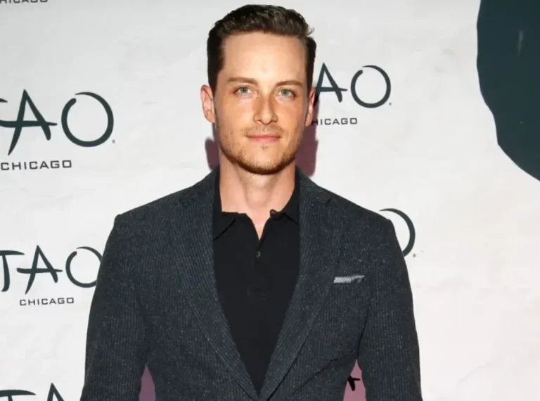 Jesse Lee Soffer Wife, Age, Height, Weight, Net Worth, Career, And Full Bio In 2025 Jesse Lee Soffer Wife, Age, Height, Weight, Net Worth, Career, And Full Bio In 2025