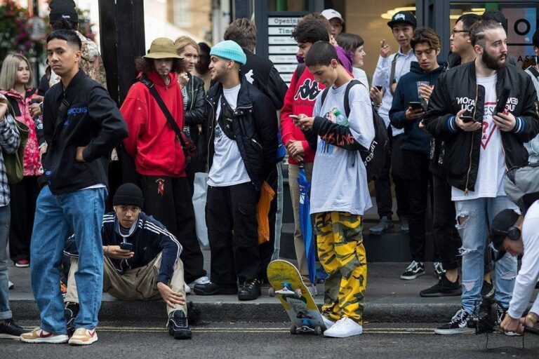 Essentials and CDG: Streetwear Icons Defining Modern Fashion Essentials and CDG: Streetwear Icons Defining Modern Fashion